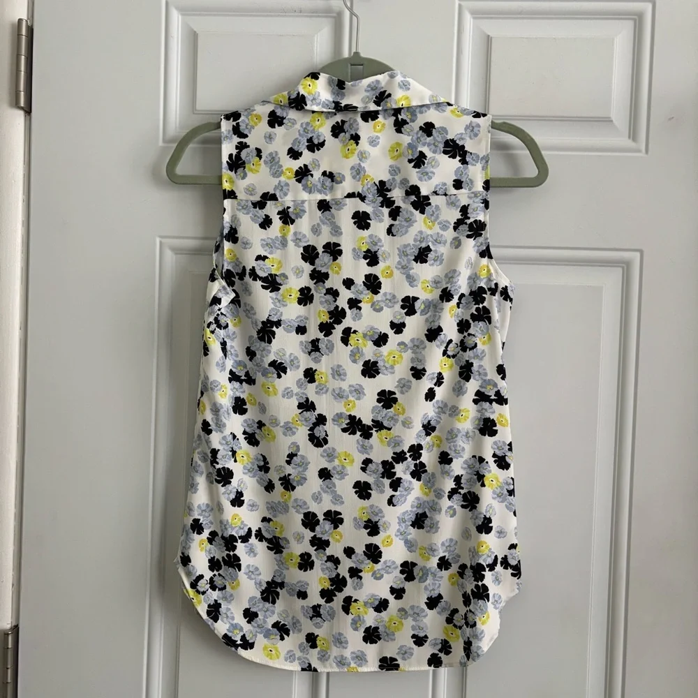 Ann Taylor Floral Button-Down Sleeveless Blouse, Size XS